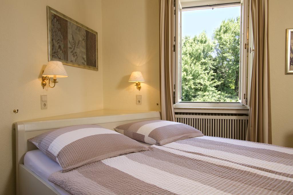 Gaestehaus Hebinger Am Schlosspark Дайдесхайм Номер фото